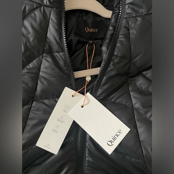 Lightweight Down Packable Puffer Hooded Jacket - Picture 6 of 6